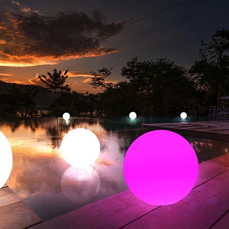 Светящийся уличный шар для дома и сада с разноцветной подсветкой (20 см - 35 см)